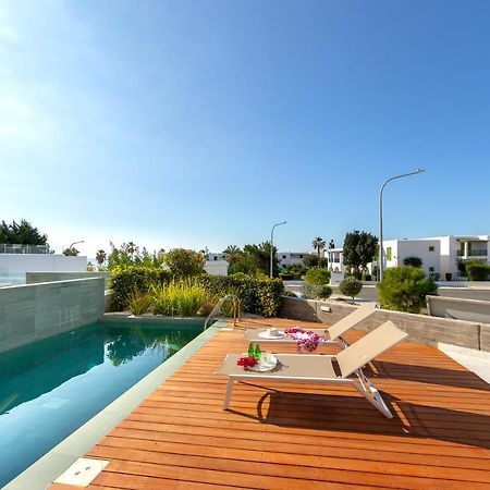 Villa Laurus 6, Walking Distance To The Beach Paphos Exteriör bild