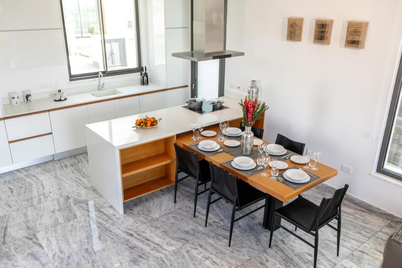 Villa Laurus 6, Walking Distance To The Beach Paphos Exteriör bild